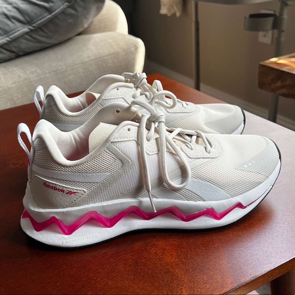 Reebok zig energy plate new pink and white ivory
